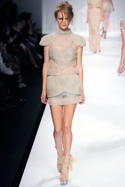 Look 38